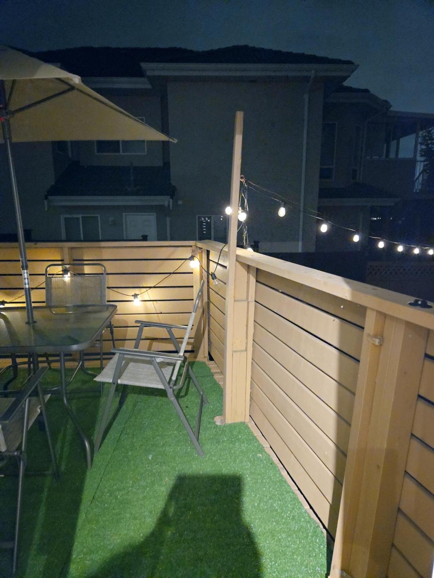 Charming Room With Attached Private Bath In The Heart Of Vancouver! Private Parking, Self Check-In & Just 4 Mins To Metrotown! Buitenkant foto